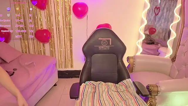 MAHYRA TAY online show from February 16, 7:03 pm