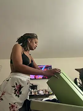 Goldie Glows63 online show from April 13, 3:19 am