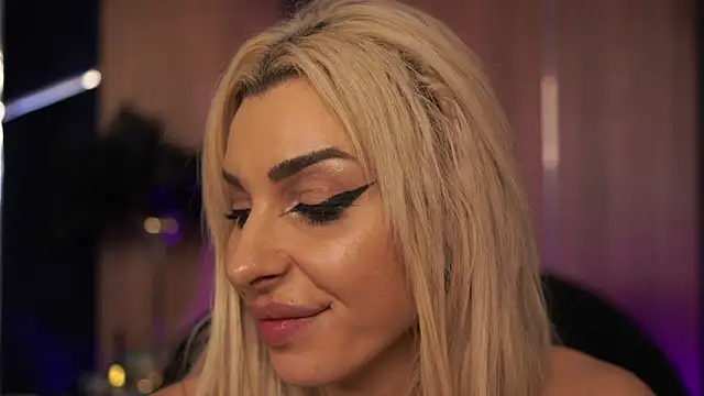 G0ldenGrace online show from April 2, 9:34 pm