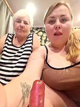 Mommy-girl-Lola online show from February 14, 6:32 pm