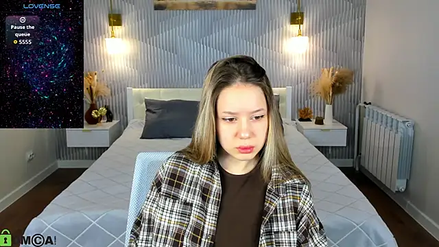 Mini Allice online show from March 2, 1:05 am