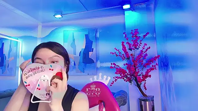 Chloe dolly online show from April 21, 11:17 am