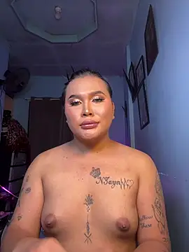 hollynicole online show from May 2, 11:46 am