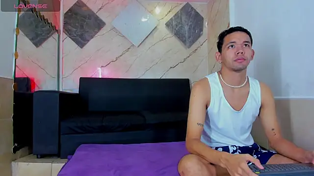 Isaak 26 online show from April 10, 11:49 am