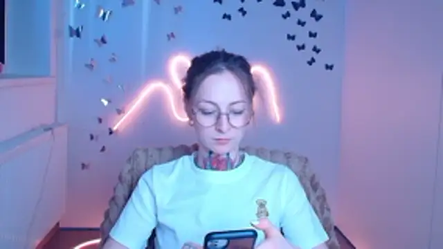 Esmi Winter online show from March 14, 12:39 pm