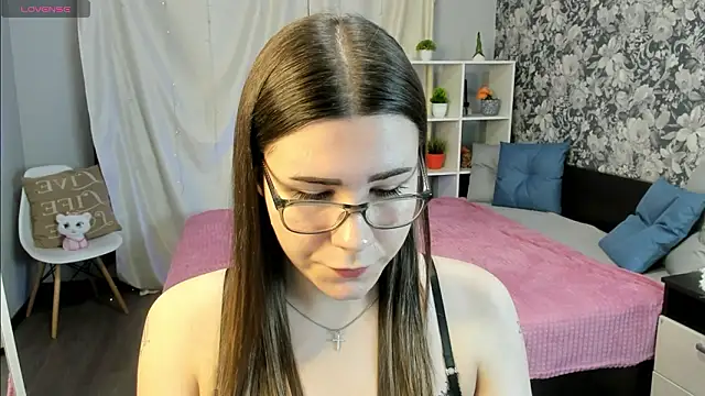 Coraline kitty online show from March 22, 8:20 am