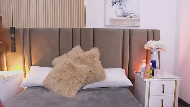 SaraLugo online show from March 27, 7:36 pm