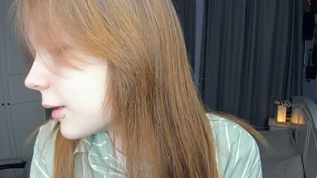 LavenderMitten online show from April 6, 5:52 am