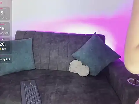 velmoon online show from February 16, 7:25 pm