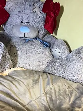 Layana Ro online show from February 13, 7:37 pm