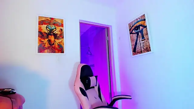 sexy girlts online show from March 27, 7:43 am