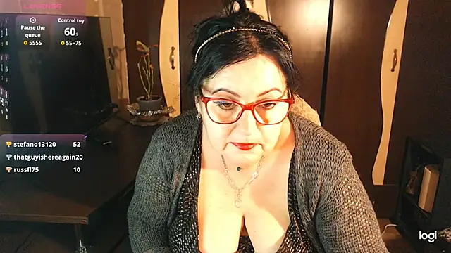 exiMIlf online show from February 12, 5:25 pm