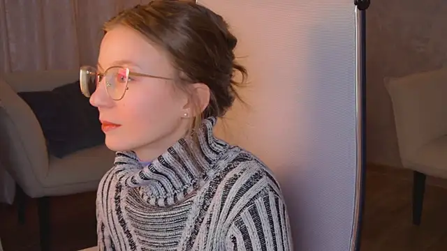 ElliFrankenweenie online show from February 16, 8:25 am