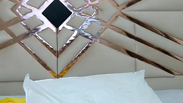 misspaula online show from April 19, 6:10 pm