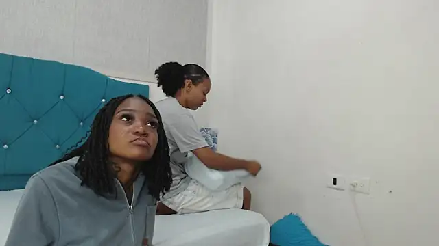 orianna and sasha online show from April 20, 1:14 pm