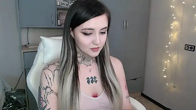 Rin Tozier online show from March 8, 2:04 am