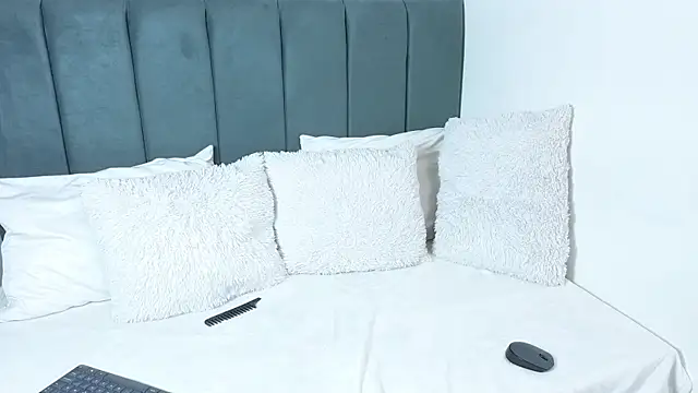 emma wilder  online show from June 22, 9:34 pm