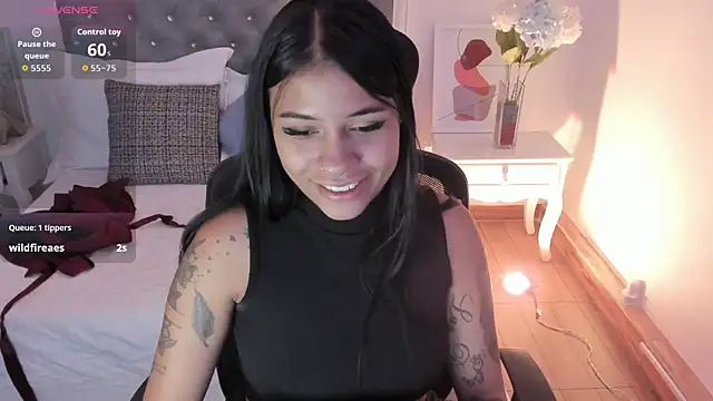 Aisha Haddad online show from February 26, 2:05 pm