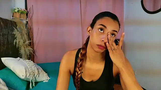 MelanyStone  online show from February 24, 2:05 pm