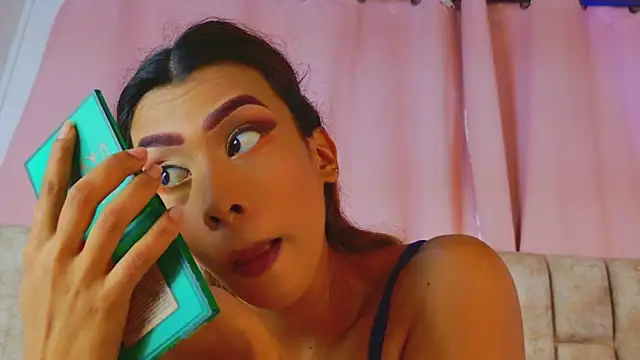 MelanyStone  online show from March 18, 2:00 pm