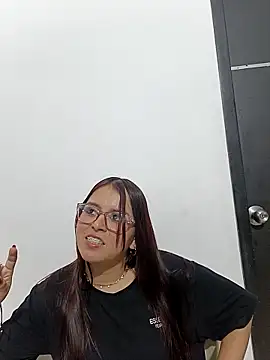 Royal street 1 online show from February 11, 3:20 am