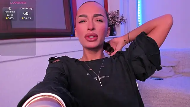 EvaK  online show from April 4, 4:11 am