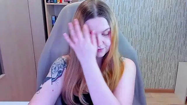 AnitaXVine online show from April 1, 1:41 pm