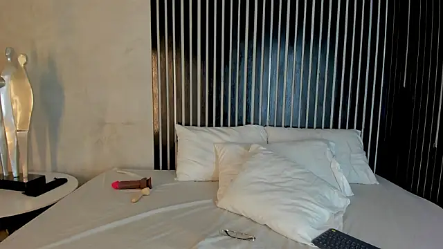 melodyphillips 2  online show from March 31, 5:07 am