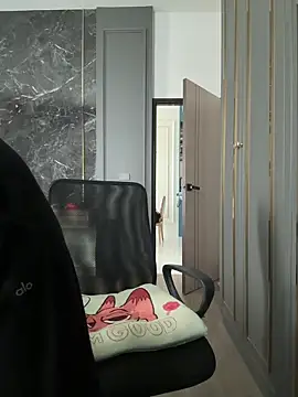 Alittleasaingirl online show from April 17, 4:36 am