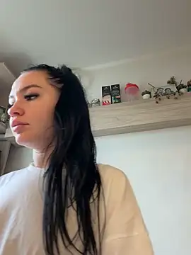 SashaLorrenz online show from March 23, 8:42 am