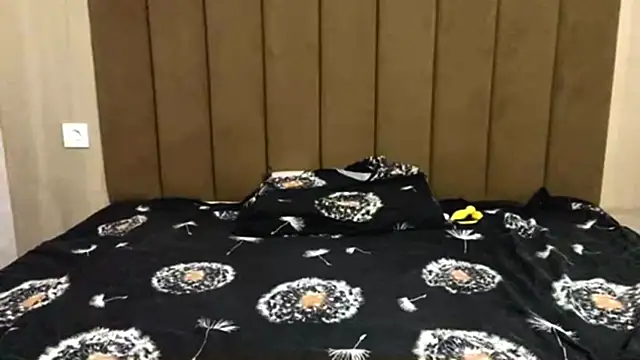 HereLora online show from April 8, 10:50 am