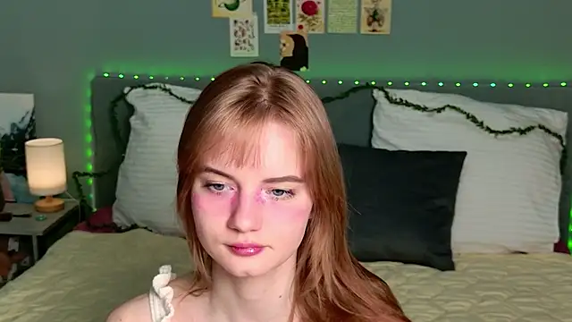 ElfieWhite online show from June 1, 6:53 pm