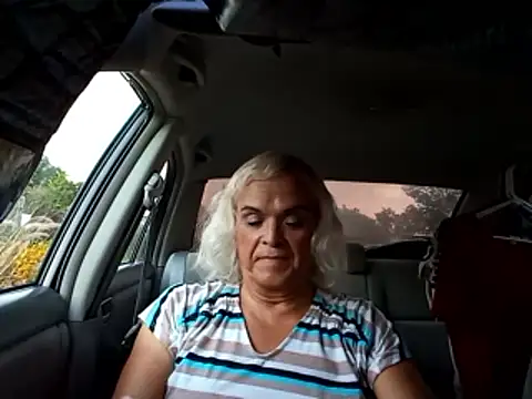 dustbunny64 online show from June 17, 3:08 am