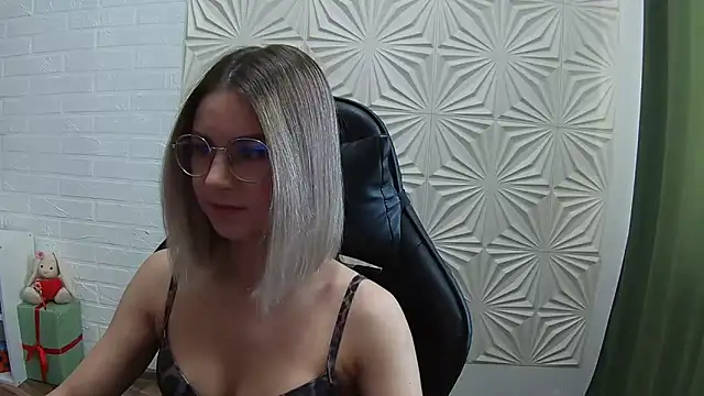 IceMayes online show from February 28, 9:09 am