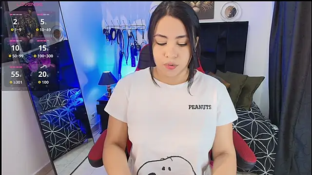 Liu wen  online show from April 11, 6:55 pm