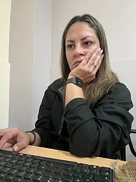 leona-david online show from August 5, 12:22 pm