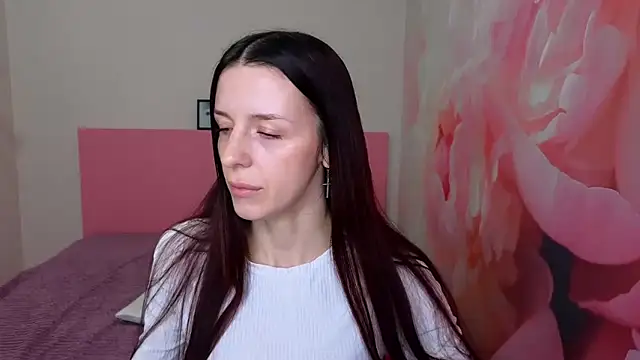 NoirDiva online show from March 9, 12:41 pm