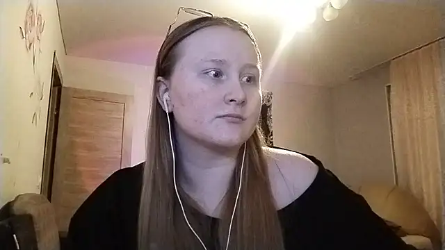 AnikaLipps online show from April 19, 2:00 am