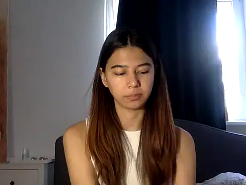 KiraVixenSweet online show from July 5, 1:50 pm