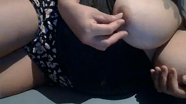 luanahot1 online show from June 2, 1:12 pm