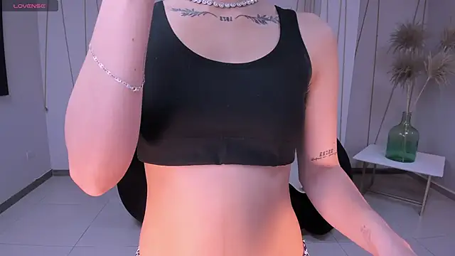 CarolineEvans x online show from March 25, 4:39 am