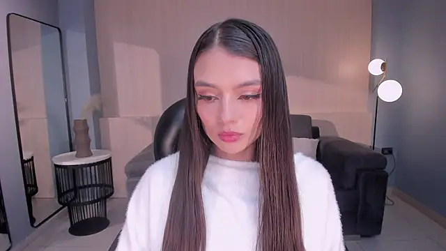 JulietteMoreau online show from April 3, 8:18 pm