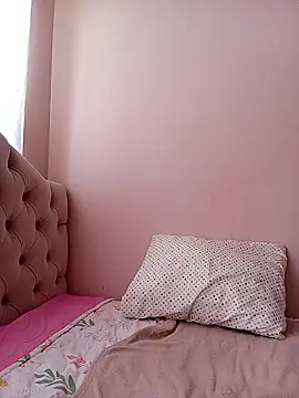 kiki milu online show from April 6, 5:36 pm