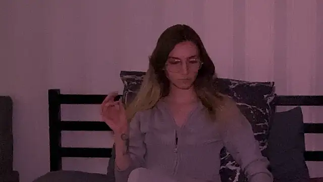 missmiroslava online show from March 3, 7:53 pm