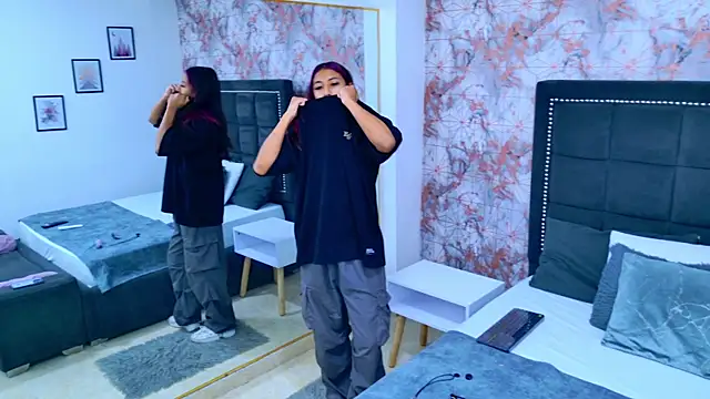 Raven Gloomy online show from March 2, 12:23 pm