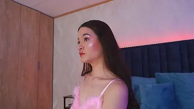 LucyDeLuca online show from April 13, 6:36 am