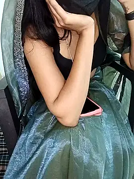 Cutie babes01 online show from February 23, 7:57 pm