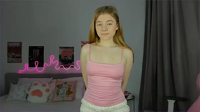 EvaRaee online show from March 24, 3:45 am