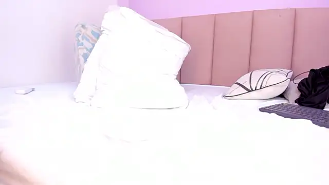 camila scoth online show from March 20, 2:33 pm