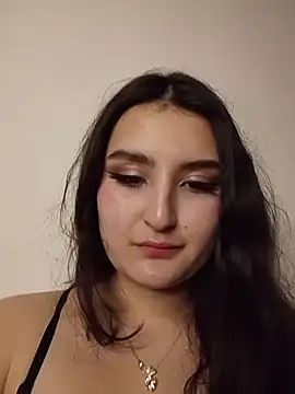 zoe moon   online show from March 15, 2:35 am